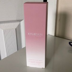 Kylie Skin Foaming Face Wash